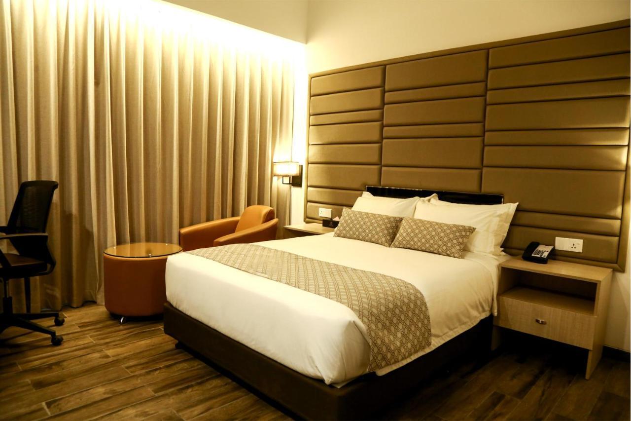 Best Western Sks Chattogram Chittagong Dış mekan fotoğraf