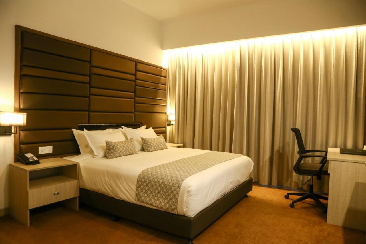 Best Western Sks Chattogram Chittagong Dış mekan fotoğraf